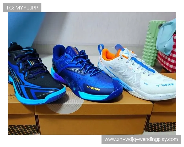 羽毛球球鞋图片